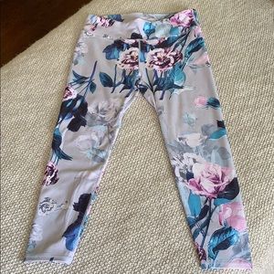 Salar Printed PowerHold Capri - Grey and Floral